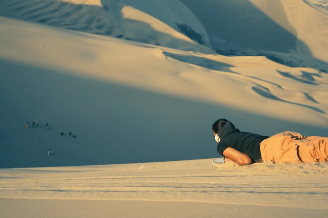 Premium Paracas & Huacachina Day Trip from Lima with Sunset Toast - Guides, group size, and how smoothly the day runs