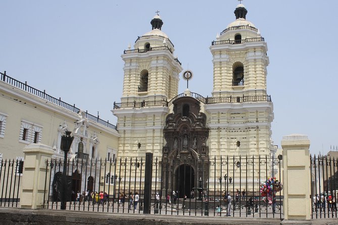 Private Full-Day Best of Lima Tour - Huaca Pucllana: an ancient pyramid in a modern district