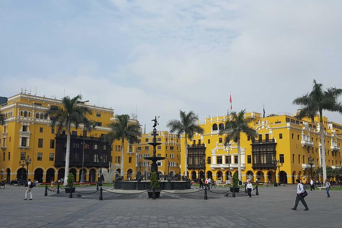 Private Full-Day Best of Lima Tour - San Francisco Convent and Catacombs: Lima below ground