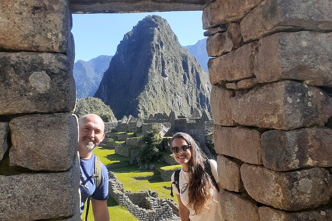 Private guide in Machupicchu. - Walking through the Inca city