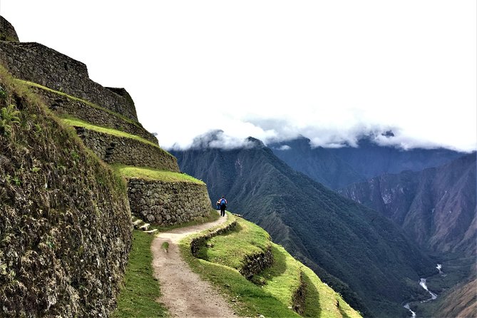 Private Inca Trail to Machu Picchu 4 Days - Day 3: Cloud-forest ruins and the final camp