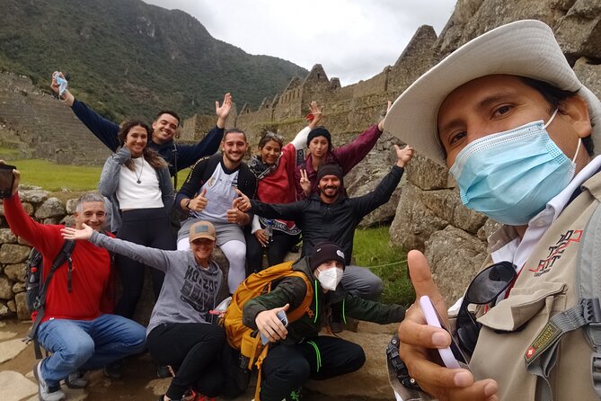 Private Professional Guide in Machu Picchu from Aguas Calientes - Two hours among the Inca ruins