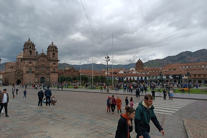 Private Transfer: Cusco Hotel to Airport - Vehicle choices for couples, families, and groups