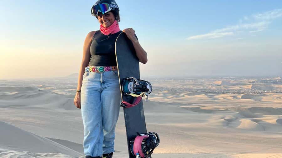 Pro Sanboarding or skiing in Huacachina from Lima - Day trip - Sandboarding with boots, helmet, and instruction