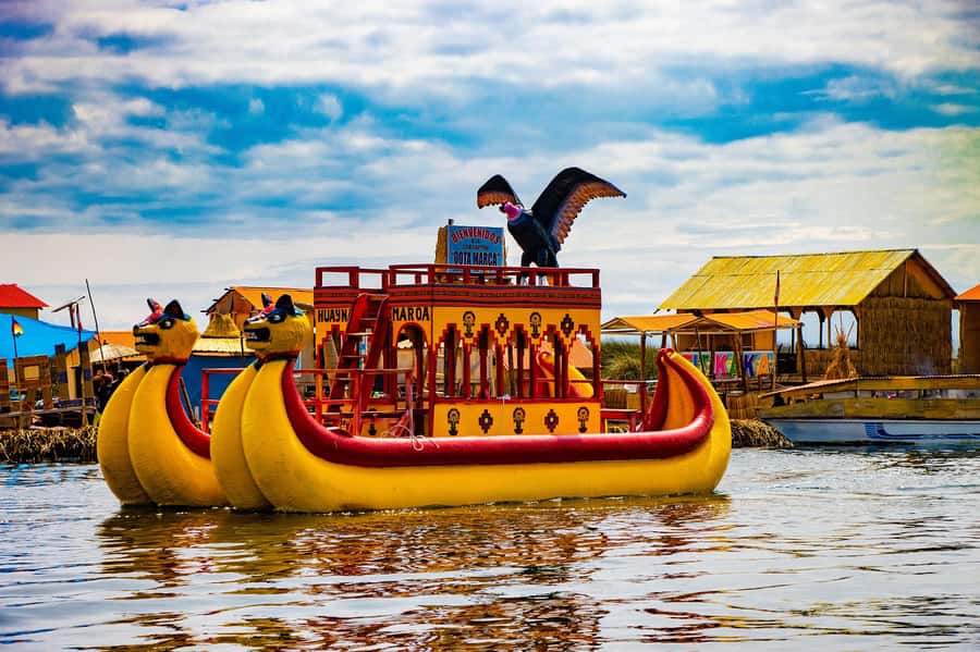 Puno: 3-hour trip to the floating Uros Islands - Stepping onto the floating Uros platforms