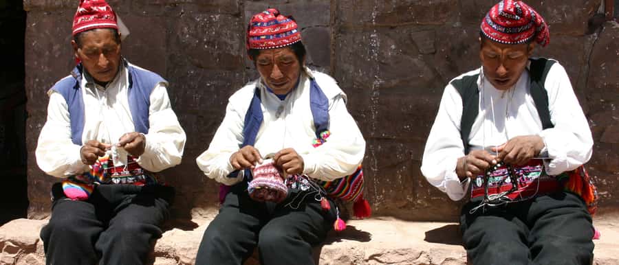 Puno: Full-Day Tour of Lake Titicaca and Uros & Taquile - Weather, clothing, and the realities of the altitude