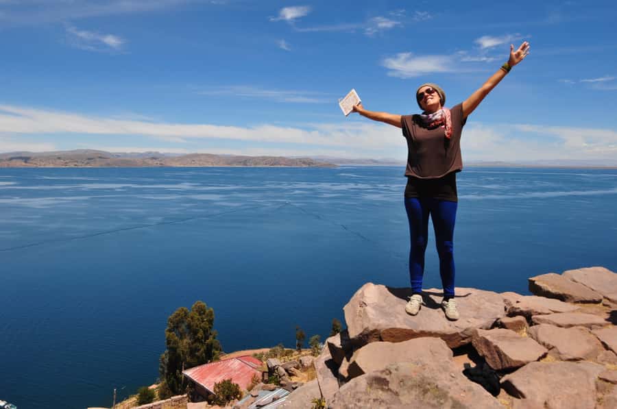 Puno: Lake Titicaca Day Tour - Two and a half hours across Lake Titicaca
