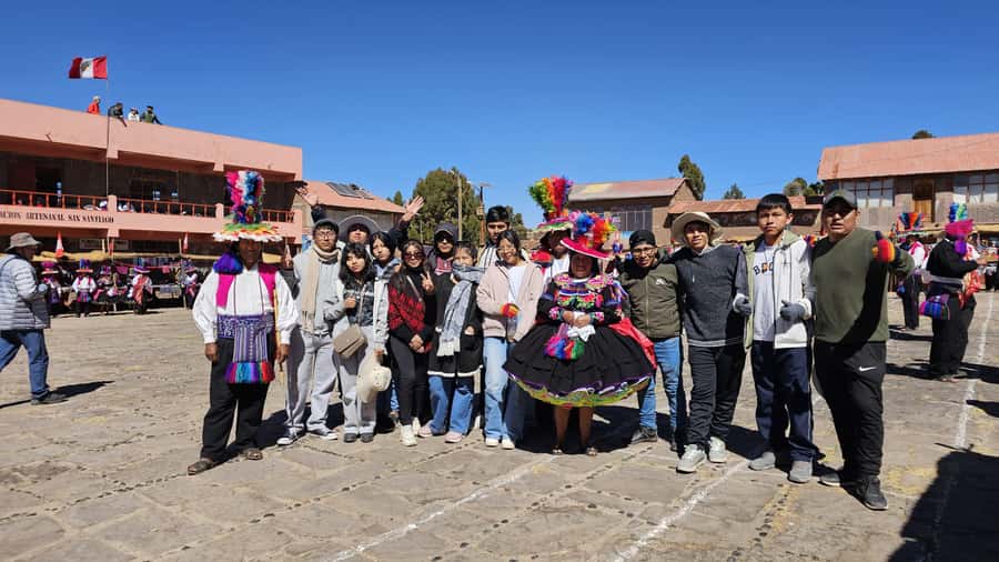 Puno: Uros and Taquile Speed-Boat Tour (Full Day) + VR - What the $25 price really covers