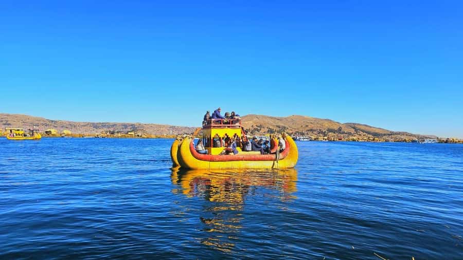 Puno: Uros and Taquile Speed-Boat Tour (Full Day) + VR - The long crossing to Taquile