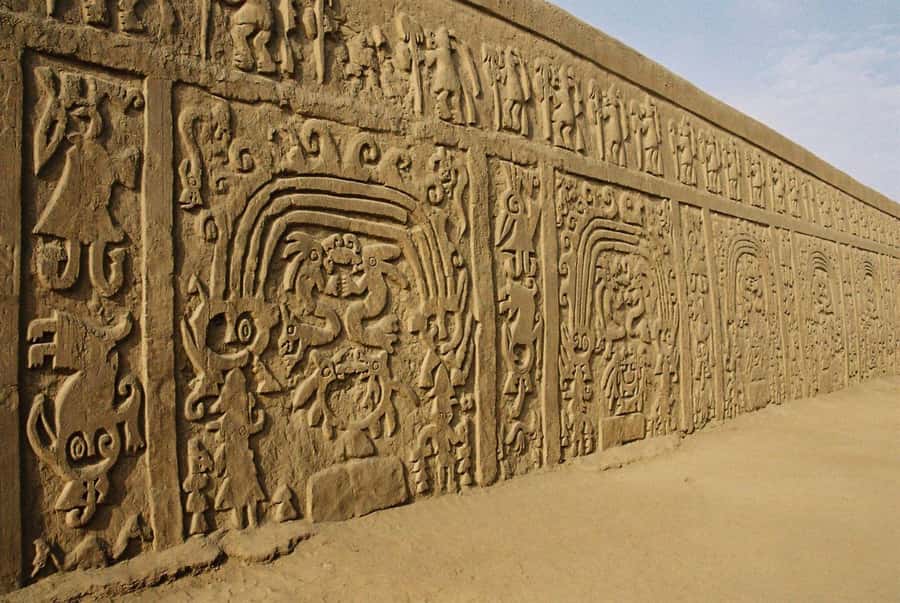 Pyramids of the Sun and the Moon, Huanchaco and Chan Chan - Huanchaco and the Caballitos de Totora
