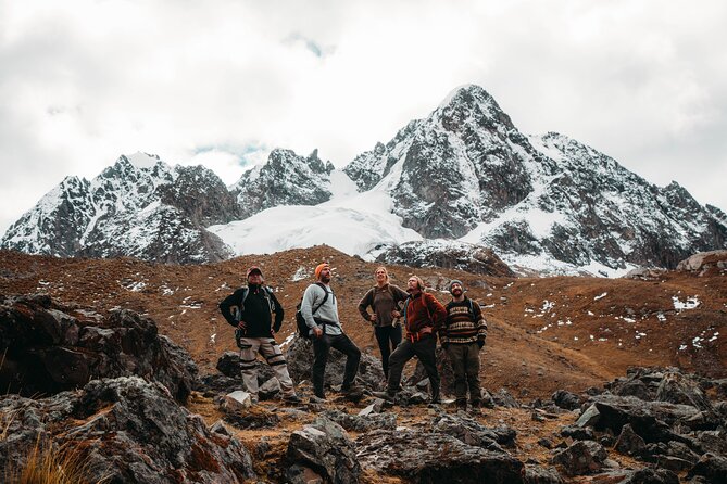 Rainbow Mountain and Red Valley Hike – 2 Days / 1 Night - Day 2: An early walk to Rainbow Mountain