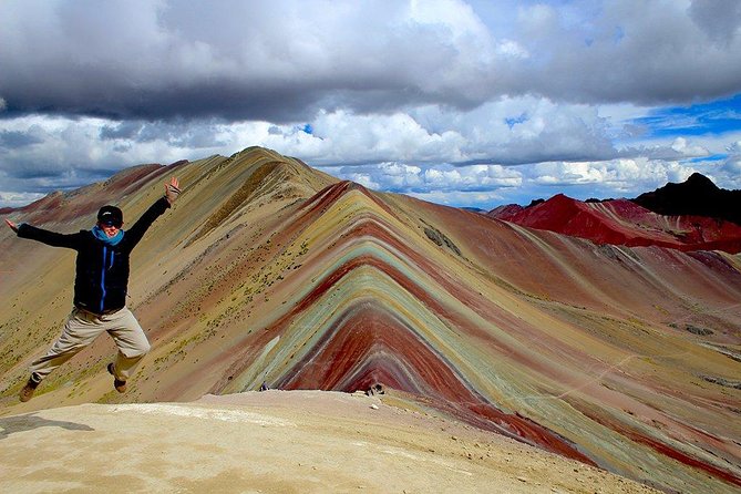 Rainbow Mountain Day Trip from Cusco: Vinicunca Hiking Tour - Guides, group size, and the quality of support
