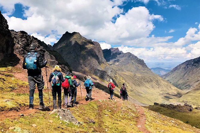 Rainbow Mountain & Red Valley Premium Tour with picnic - The walk to Vinicunca, two hours that require preparation