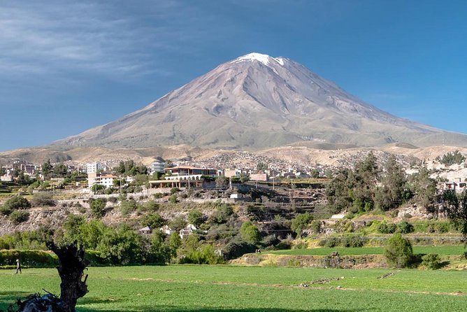 Rock climbing in Arequipa and the Andes of Peru - The outdoor setting has one annoying detail