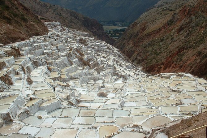 Sacred Valley, Machupicchu and Rainbow Mountain Tour / 3 Days - Moray and Maras: Inca farming and hand-worked salt