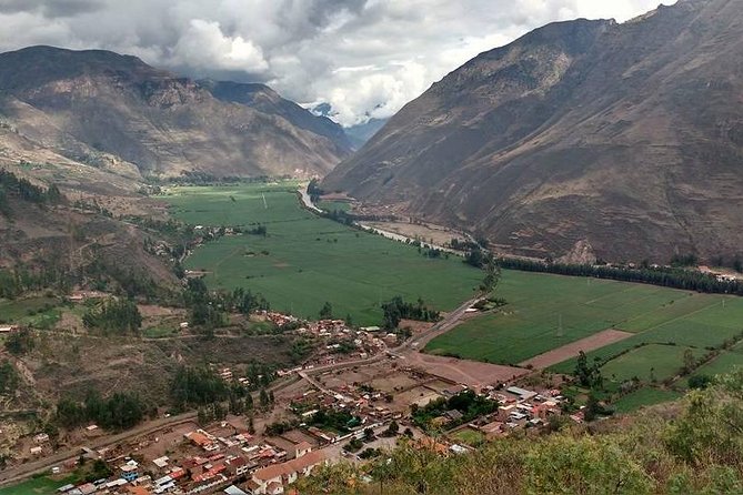 Sacred Valley with Moray & Salt Mines I Full Day Tour - Chinchero, textiles before Inca stone