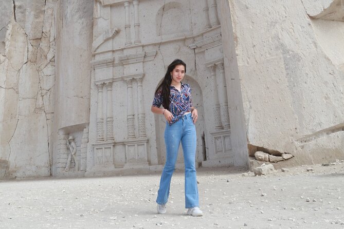 Sillar Route in Arequipa and viewpoint of the Volcanoes - Añashuayco quarry: stone, workers, and murals