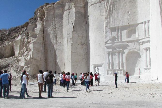 Sillar Route In Arequipa + Viewpoint of the Volcanoes - Walking through the sillar quarries