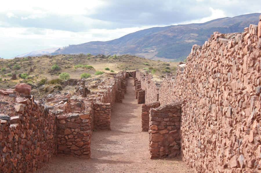 SOUTH VALLEY CUSCO - Pikillaqta, the Wari city with a different feel