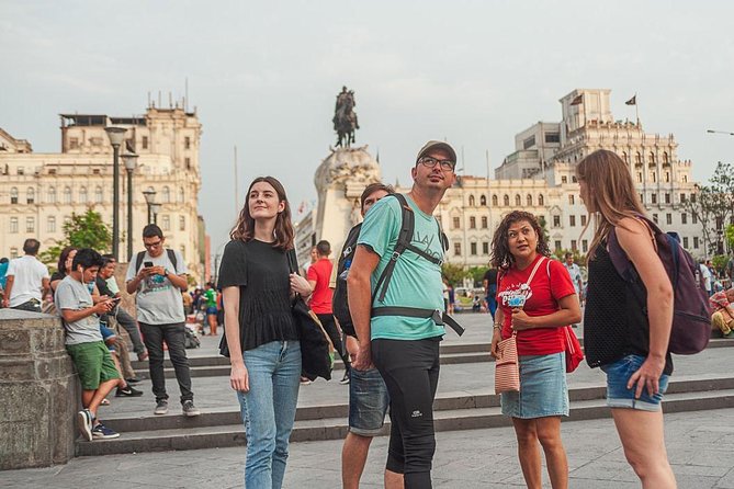 Street Food, Market & Old Eateries Tour in Lima's Historic Center - Guides, language, and group size