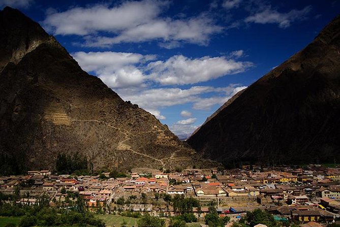 Super Sacred Valley: Chinchero - Salt Mines - Moray & Ollantaytambo - Chinchero: weaving, market life, and thin mountain air
