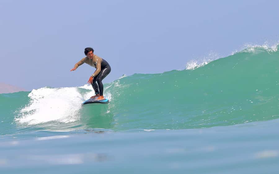Surfing experience in Lima - Key points to know before you book
