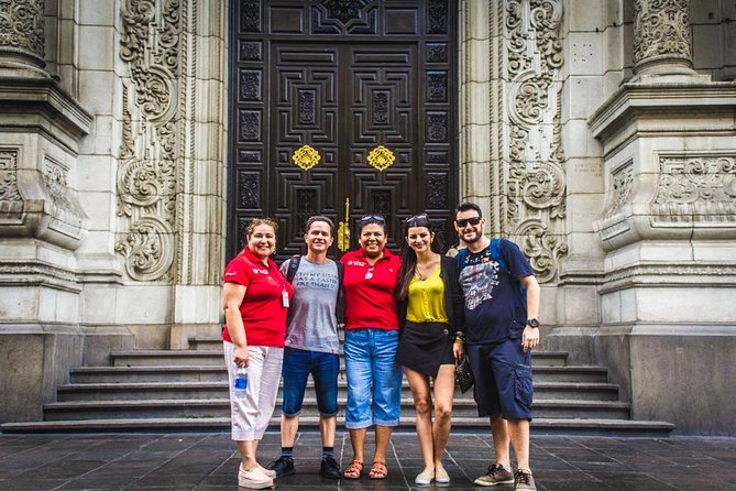 Top Attractions in Lima: Historic Center, Love Park & Catacombs - Parque del Amor and the Pacific view