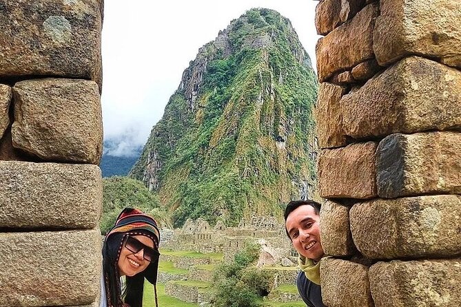Tour de Día Completo a Machu Picchu - The 30-minute ride up to the sanctuary