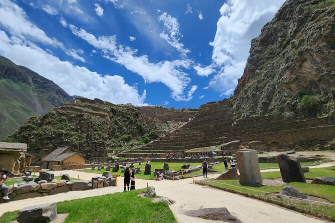 Tour in the Sacred Valley of the Incas with Transfer to Ollantaytambo - Moray: Circular Terraces in a Natural Crater