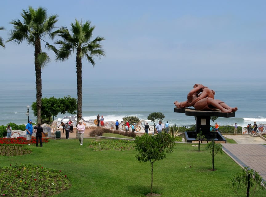 Tour of Lima with a visit to the catacombs of San Francisco. - Entering historic Lima and San Martín Square