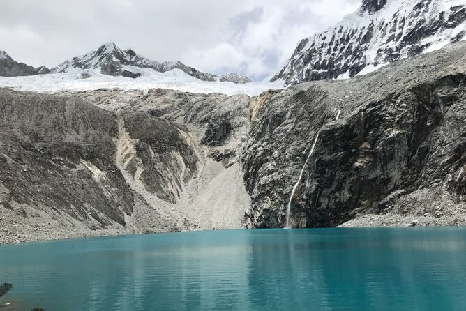 Trekking to Laguna 69 - Cebollapampa to Laguna 69, seven kilometers uphill