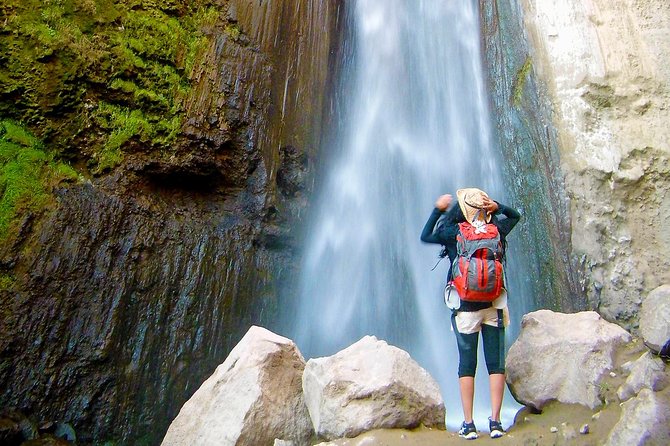 Trekking, Waterfalls and Thermal Baths - Cooling off at El Tigre hot springs