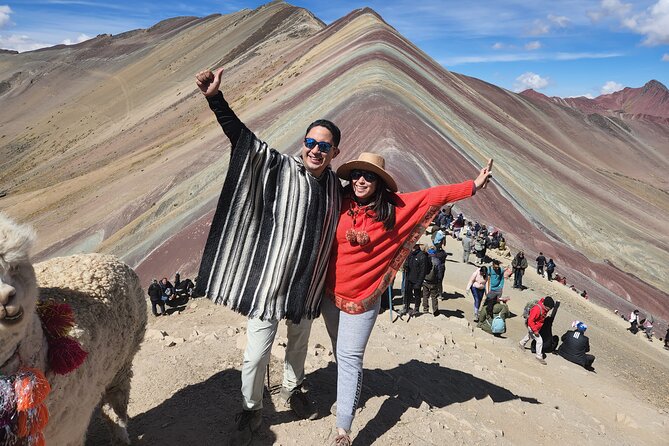 Vinincunca Rainbow Mountain Tour and optional visit to Red Valley. - The three-kilometer route to 5,000 meters