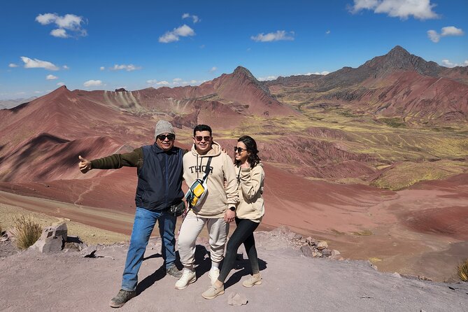 Vinincunca Rainbow Mountain Tour and optional visit to Red Valley. - The 4:00 a.m. departure from Plaza Regocijo