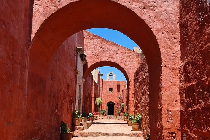 Walking City tour including the Monastery of Santa Catalina - Why this short walk works in Arequipa
