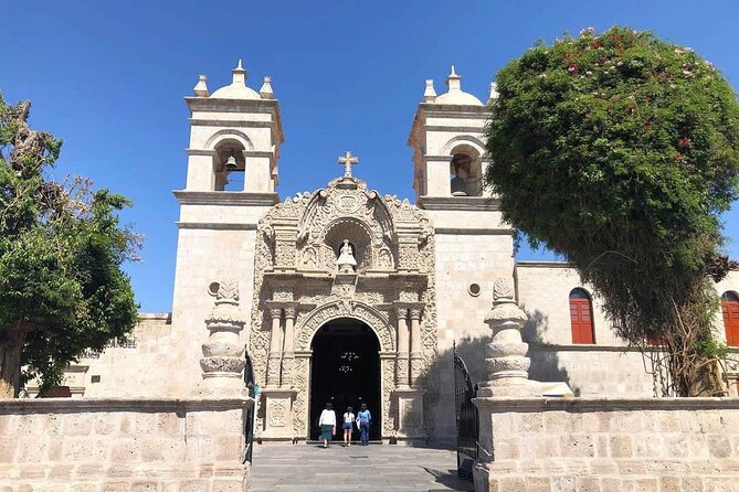Walking City tour including the Monastery of Santa Catalina - What the guides add to the walk
