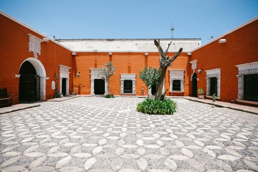Walking tour in the Historic Center of Arequipa - Starting Near the Plaza de Armas